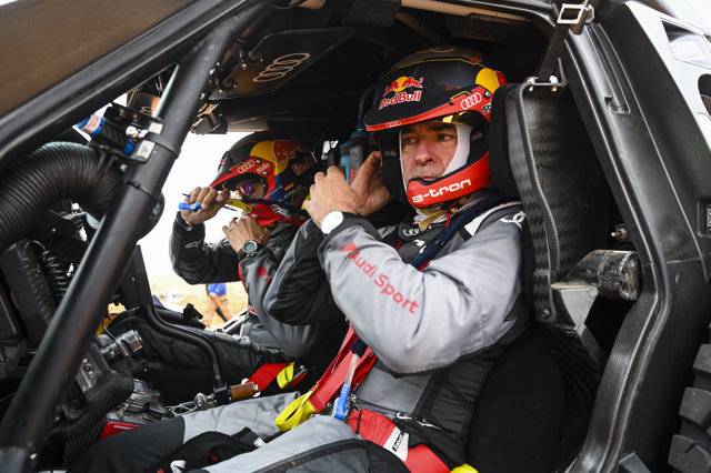 Sainz Carlos (spa), Team Audi Sport, Audi RS Q e-tron, Auto FIA T1/T2, action during the Stage 2 of the Dakar Rally 2022 between Hail and Al Artawiya, on January 3rd 2022 in Al Artawiya, Saudi Arabia - Photo Eric Vargiolu / DPPI