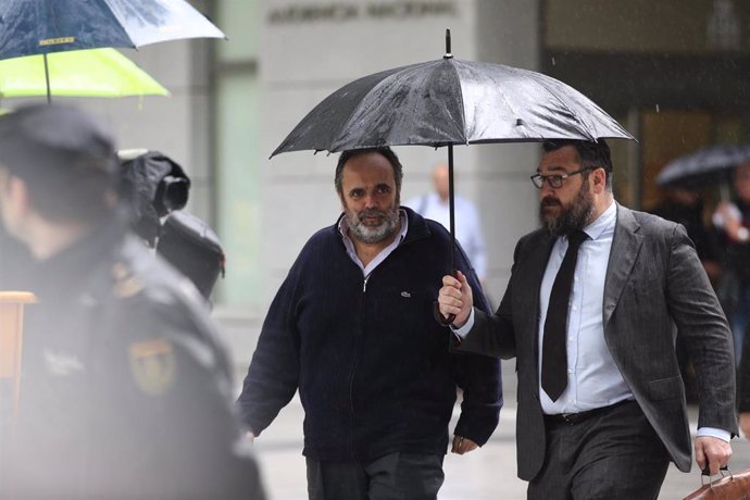 Archivo - Guillermo Ortega, exalcalde de Majadahonda, llega a la Audiencia Nacional para saber si tiene que ingresar ya en prisión por Gürtel