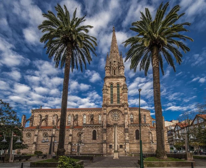 Archivo - Iglesia de la Asunción de Torrelavega