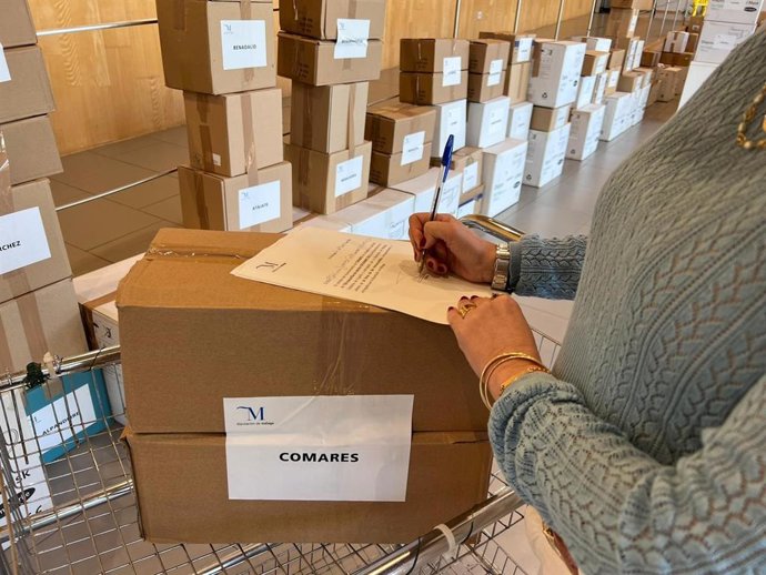 La Diputación de Málaga inicia el reparto de 71.100 mascarillas entre 89 localidades