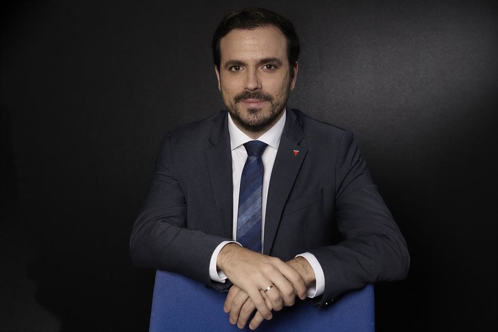 Archivo - El ministro de Consumo, Alberto Garzón, posa para Europa Press, en la sede del Ministerio, a 2 de diciembre de 2021, en Madrid (España).
