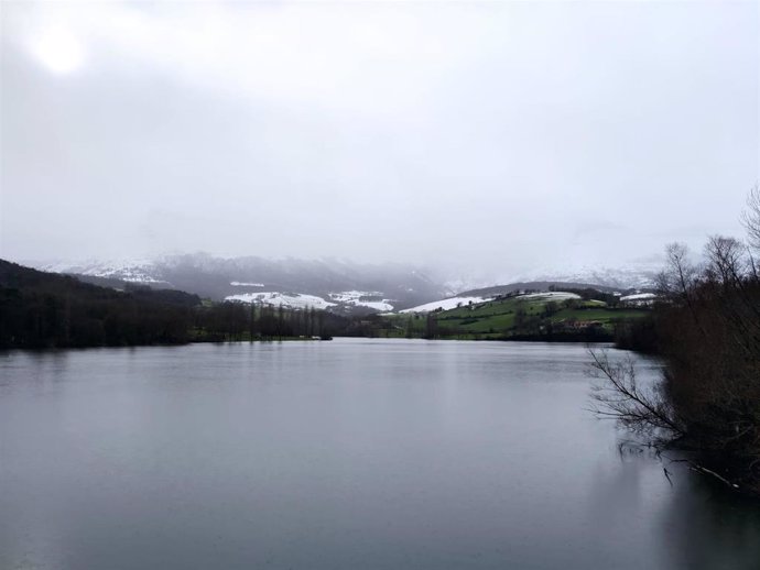 Archivo - Sequía.- El temporal aumenta al 64% las reservas de los embalses que abastecen a Bizkaia, que están por encima de hace un año