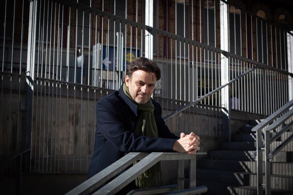 El presidente del grupo de Unidas Podemos en el Congreso, Jaume Asens, posa tras entrevista con Europa Press, a 29 de diciembre de 2021, en Barcelona, Catalunya, (España). Asens es miembro del Congreso de los Diputados desde 2019.
