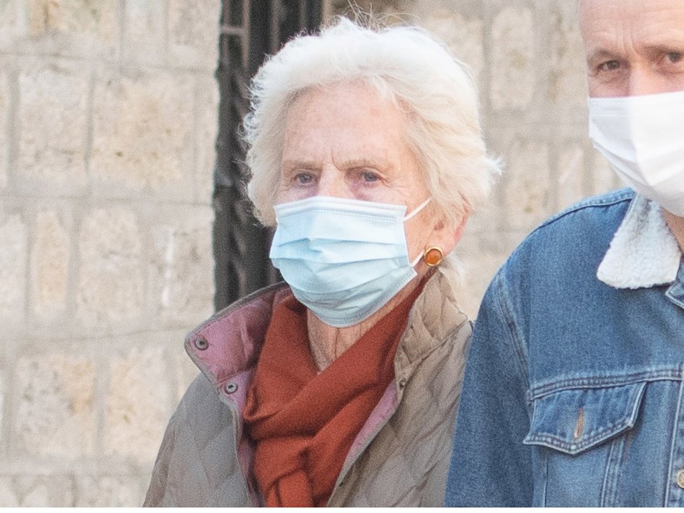 Claire Liebaert, suegra de la Infanta Cristina, de paseo por Vitoria