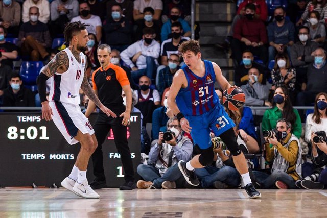 Archivo - Rokas Jokubaitis of FC Barcelona in action during the Turkish Airlines EuroLeague match between FC Barcelona  and CSKA Moscow  at Palau Blaugrana on November 17, 2021 in Barcelona, Spain.