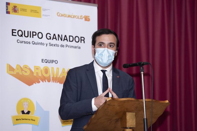 El ministro de Consumo, Alberto Garzón, interviene en la entrega de los Premios Consumópolis 2020-2021, en el Colegio Santa María de la Expectación, a 15 de diciembre de 2021, en Cuenca, Castilla-La Mancha, (España). Consumópolis se trata de un concurso