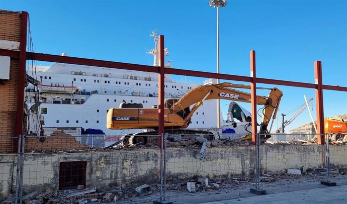 Obras del nuevo edificio policial en el Puerto de Almería.