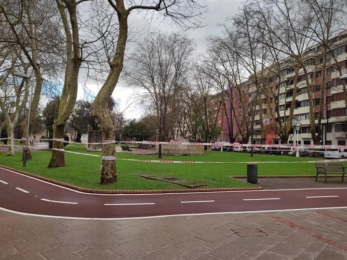 Precintado el parque de Doña Casilda de Bilbao.