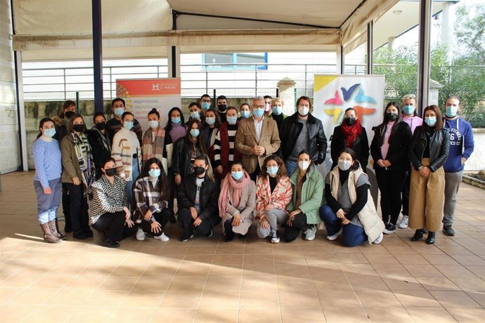 Jóvenes beneficiarios de las becas HEBE.