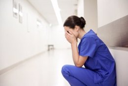 Enfermera con estrés