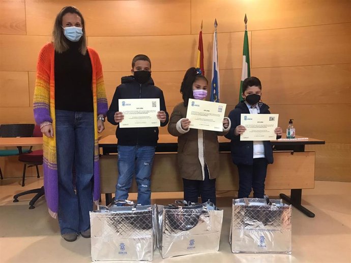 Premiados del III Concurso de Postales Navideñas.