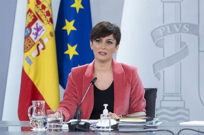 La ministra Portavoz, Isabel Rodríguez, comparece tras la reunión del Consejo de Ministros en Moncloa, a 28 de diciembre de 2021, en Madrid (España). El Consejo de Ministros ha aprobado hoy el Real Decreto-ley que reforma el mercado laboral tras el acue