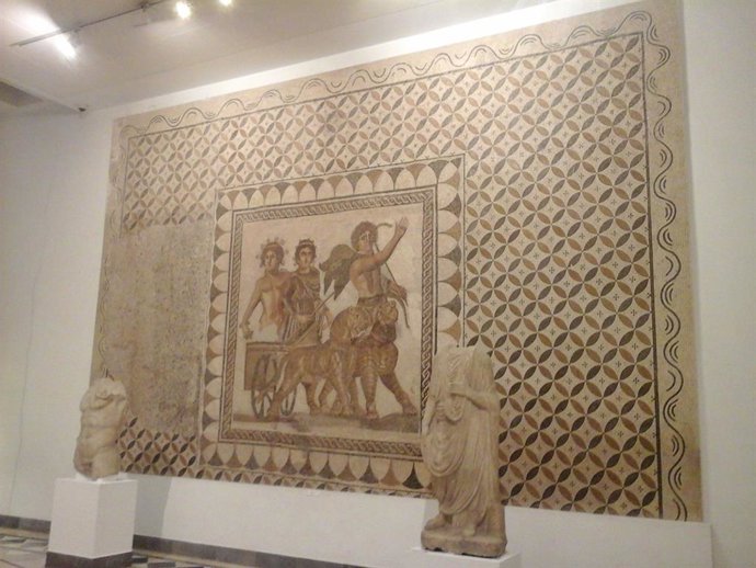 Uno de los monumentales mosaicos que se exponen en el Museo Arqueológico.