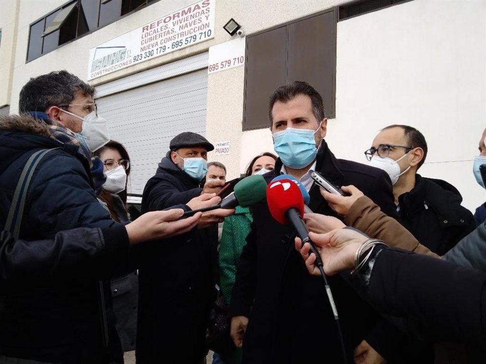 Luis Tudanca atiende a los medios este miércoles en Salamanca
