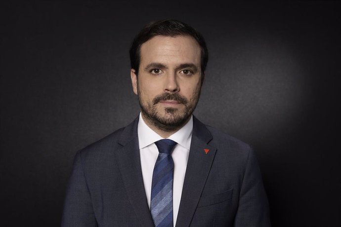 Archivo - El ministro de Consumo, Alberto Garzón, posa para Europa Press, en la sede del Ministerio, a 2 de diciembre de 2021, en Madrid (España). 