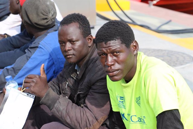 Archivo - 50 inmigrantes subsaharianos llegaron a Chafarinas en junio de 2019