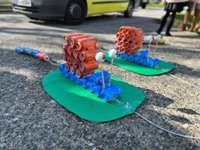 Algeciras (Cádiz) se vuelca un año más con el tradicional 'Arrastre de Latas'