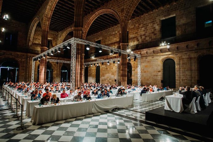 Archivo - Agro.- Unas 120 parejas participan en el 13 Premio Vila Viniteca de Cata por parejas en Barcelona