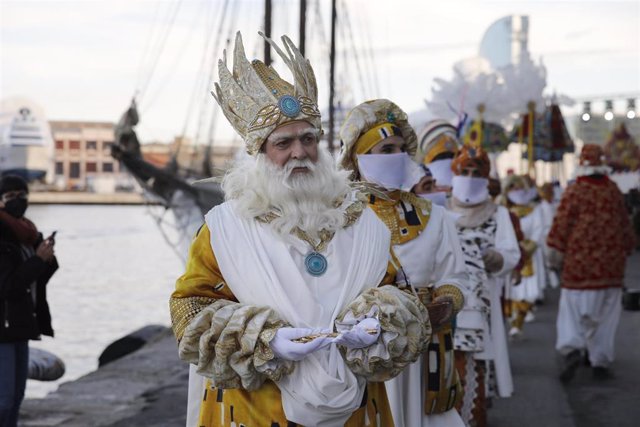 Los Reyes Magos a su llegada al Puerto de Barcelona, a 5 de enero de 2022, en Barcelona, Cataluña (España).