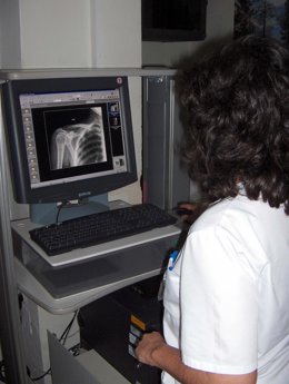 Archivo - Personal sanitario