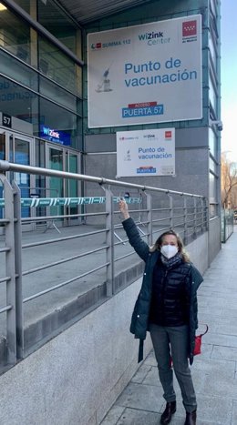 Nadia Calviño recibe la tercera dosis de la vacuna contra la Covid-19.