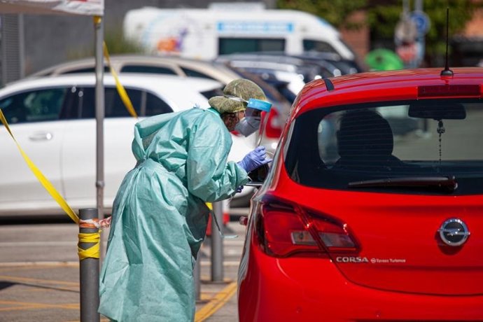 Archivo - Prueba PCR en La Rioja