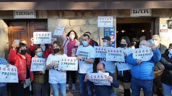 El segundo premio de El Niño, vendido en parte en Treceño, donde ha dejado unos 4,5 millones a través de 60 décimos