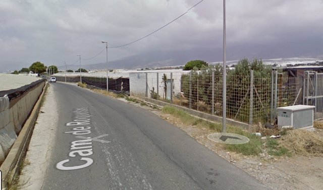 Lugar donde se ha producido la caída mortal de un ciclista en El Ejido, Almería