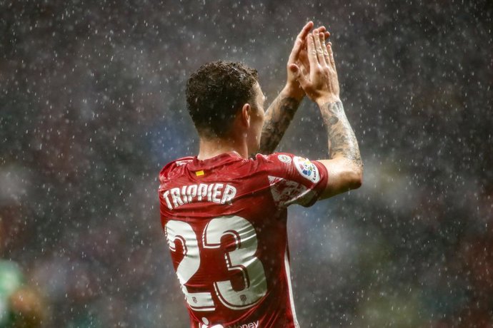 Archivo - Kieran Trippier of Atletico de Madrid gestures during the spanish league, La Liga Santander, football match played between Atletico de Madrid and Real Betis Balompie at Wanda Metropolitano stadium on October 31, 2021, in Madrid, Spain.