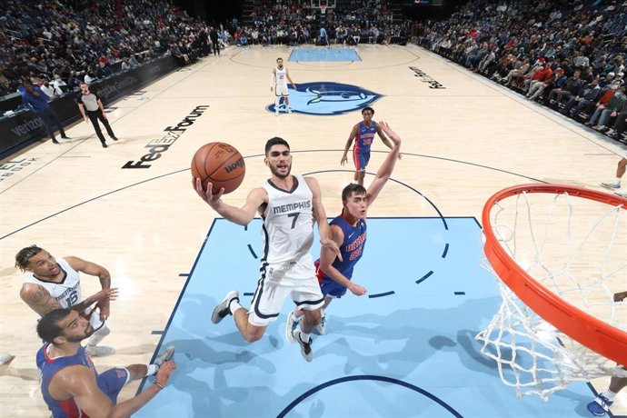 El jugador español Santi Aldama en el triunfo de Memphis Grizzlies ante Detroit Pistons