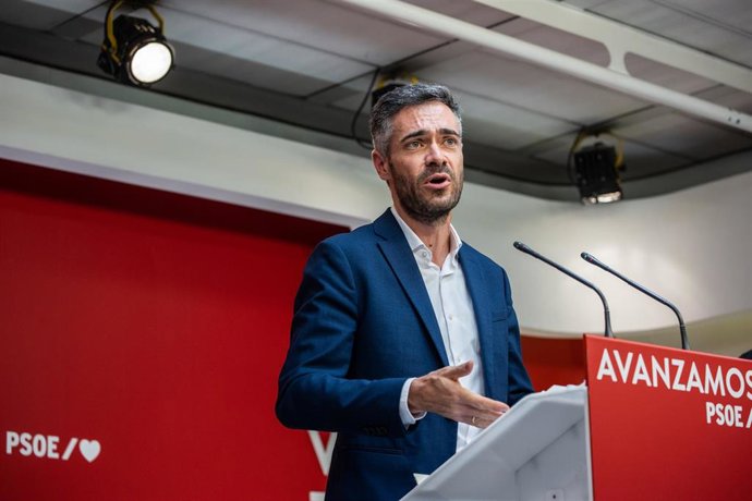 Archivo - El portavoz del PSOE , Felipe Sicilia.