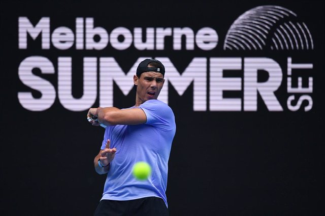 Rafael Nadal of Spain trains during a practice session on Day 3 of the Melbourne Summer Set tennis tournament at Melbourne Park in Melbourne, Wednesday, January 5, 2022. (AAP Image/James Ross) NO ARCHIVING