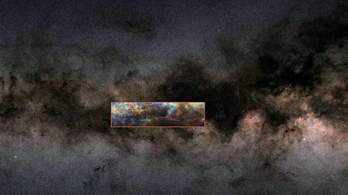 Esta imagen muestra una sección de la vista lateral de la Vía Láctea medida por el satélite Gaia de la ESA.