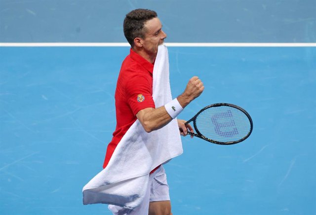 Roberto Bautista celebra un punto durante la Copa ATP 2022