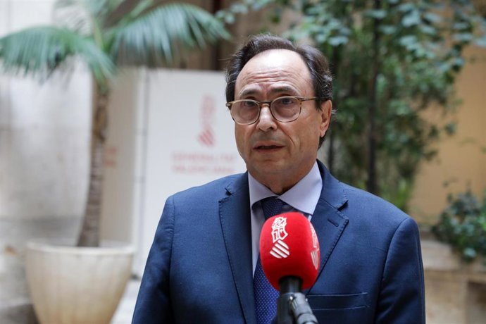 Archivo - El conseller de Hacienda, Vicent Soler, en imagen de archivo