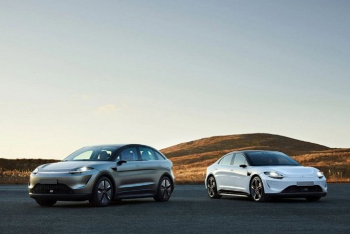 Vision-S 02 y Vision-S 02 de Sony