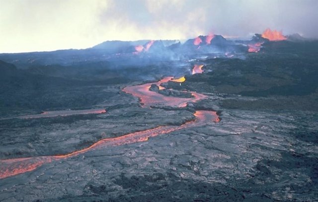 Colada de lava del Mauna Loa durante la erupción de 1984