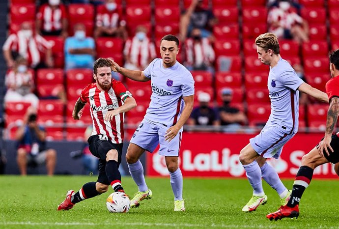Archivo - Iker Muniain of Athletic Club in action during the Spanish league, La Liga Santander, football match played between Athletic Club and FC Barcelona at San Mames stadium on August 21, 2021 in Bilbao, Spain.