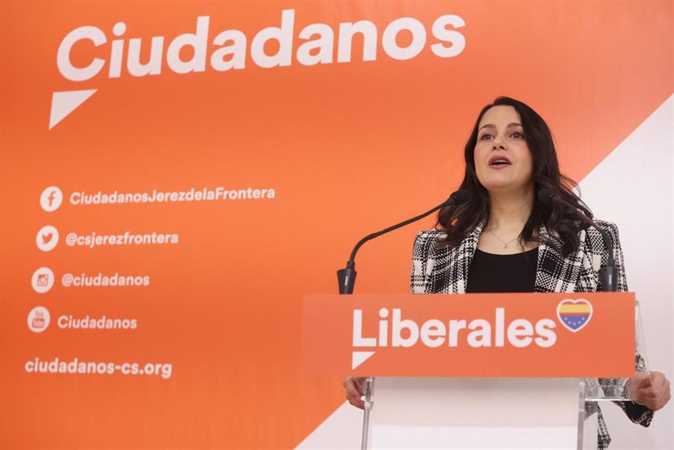 Inés Arrimadas en rueda de prensa.