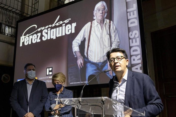 Celebración de las Tardes del IEA, dedicada a Carlos Pérez Siquier.