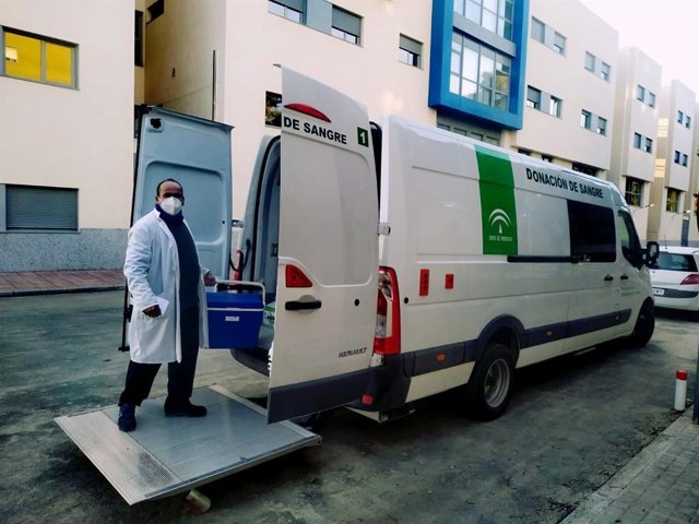 Unidad móvil  del Centro de Transfusión.