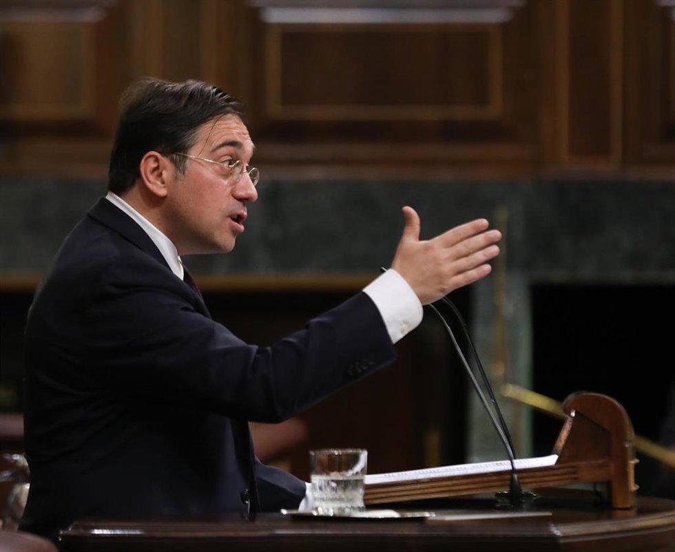 El ministro de Asuntos Exteriores, Unión Europea y Cooperación, José Manuel Albares, interviene en el pleno en el Congreso de los Diputados
