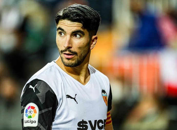 Carlos Soler of Valencia looks on during the Santander League match between Valencia CF and Elche CF at the Mestalla Stadium on December 11, 2021, in Valencia, Spain.