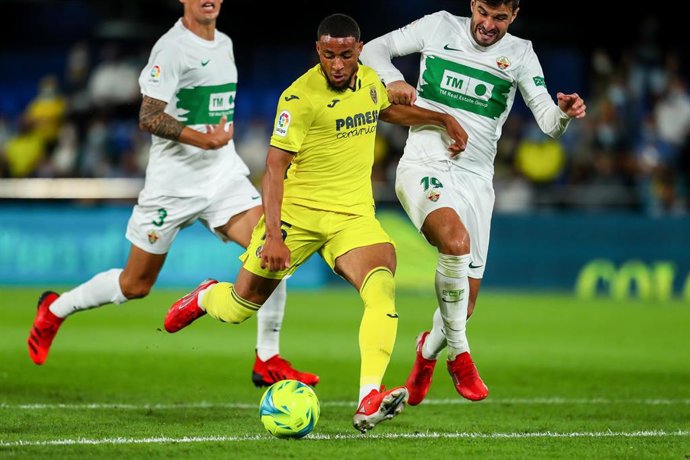 Archivo - Arnaut Danjuma durante el Villarreal-Elche de la temporada pasada