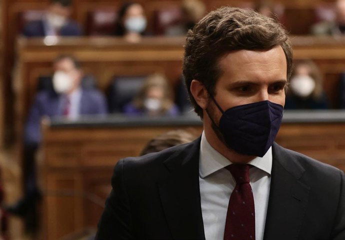 El líder del PP, Pablo Casado, en una sesión plenaria en el Congreso de los Diputados, a 28 de diciembre de 2021, en Madrid, (España). La Cámara Baja acoge hoy el último pleno de 2022 en el que se abordan los Presupuestos Generales del Estado (PGE) de 2