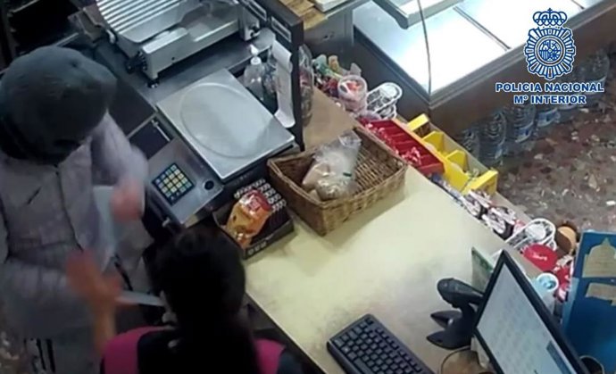 Robo comercio de Estepona