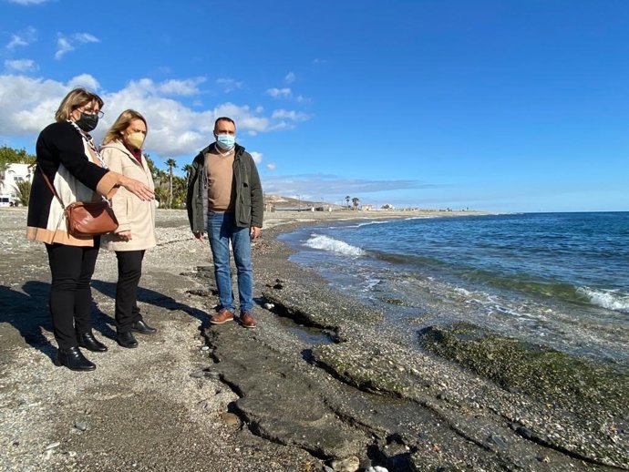 PP de Granada pide a Gobierno medidas "efectivas" para garantizar arena y accesibilidad de la playa Carchuna Calahonda