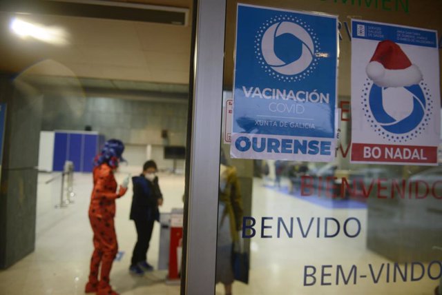 Entrada del recinto ferial Expourense, donde los niños están siendo vacunados, el día en el que han reanudado el proceso de vacunación infantil, a 4 de enero de 2022, en Ourense