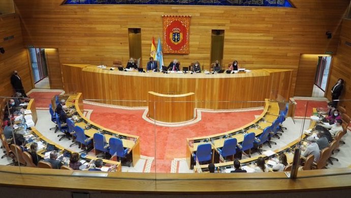 Archivo - Celebración del pleno del Parlamento de Galicia
