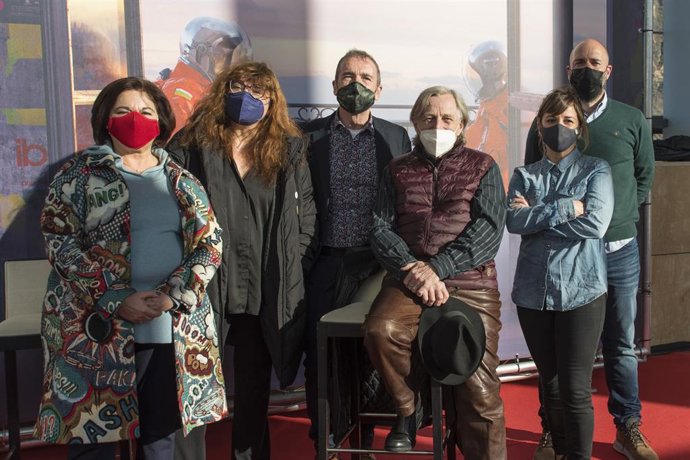 PRESENTACIÓN PREMIOS 'A' DE ACTUAL CON RICARDO ROMANOS E ISABEL COIXET